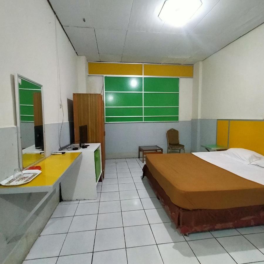 Hotel Nirwana Ternate Redpartner Eksteriør billede
