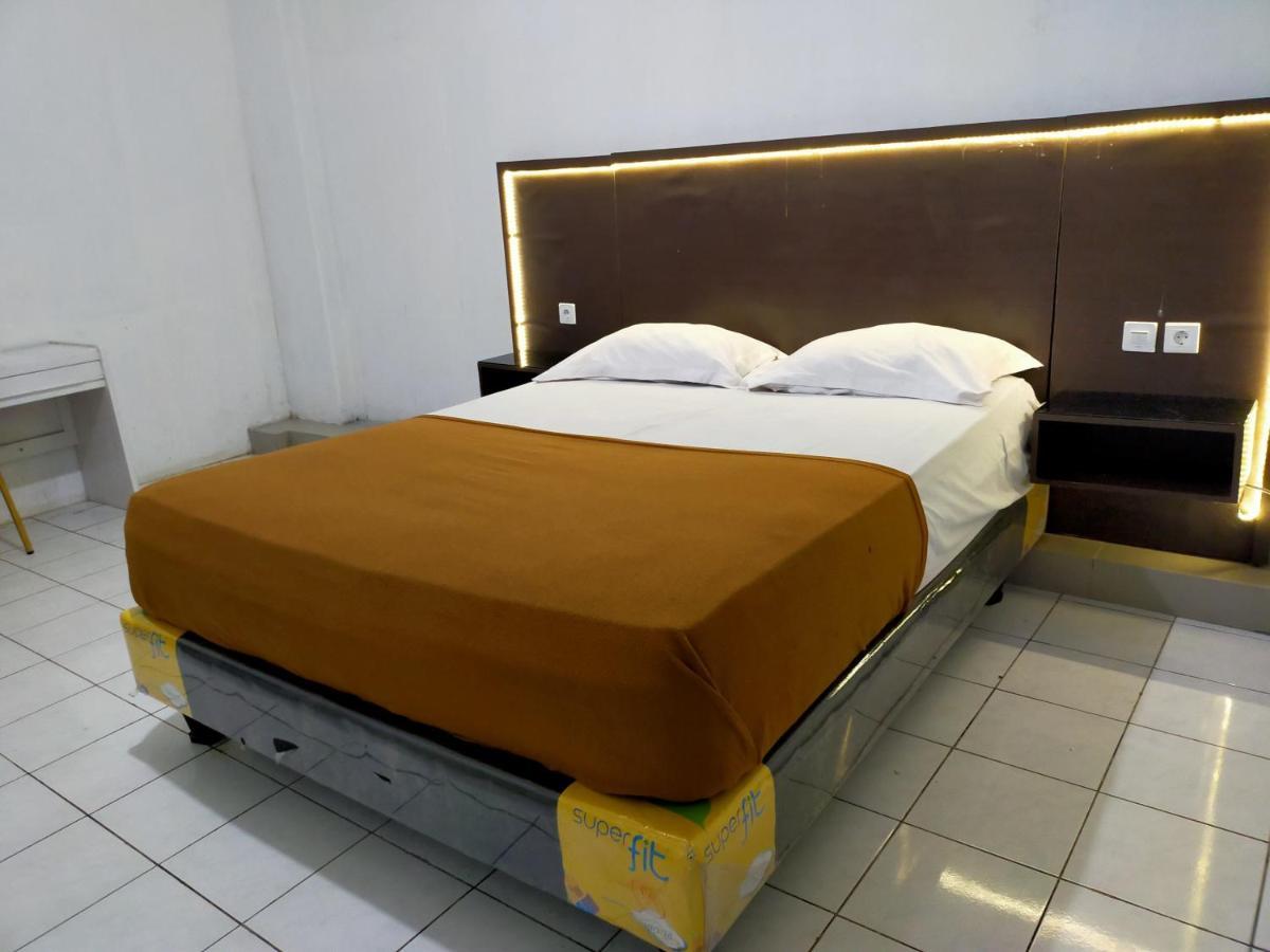 Hotel Nirwana Ternate Redpartner Eksteriør billede